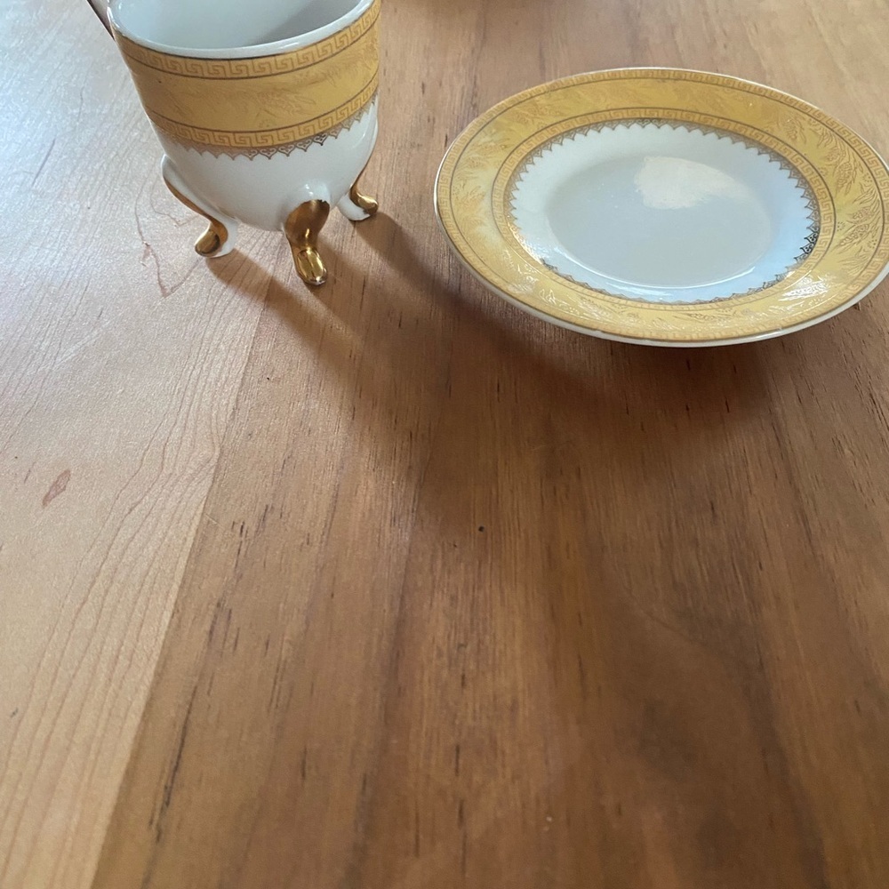 Vintage Porcelain Demitasse Elegant Gold White Footed Mini Teacup Saucer Set - Picture 4 of 15